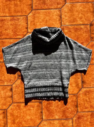 Maglione corto a collo alto in maglia grigia - TU