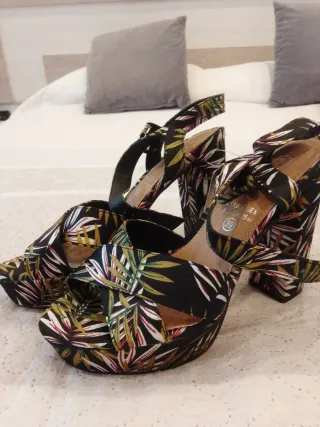 Zapatos de tacón estampado floral T39