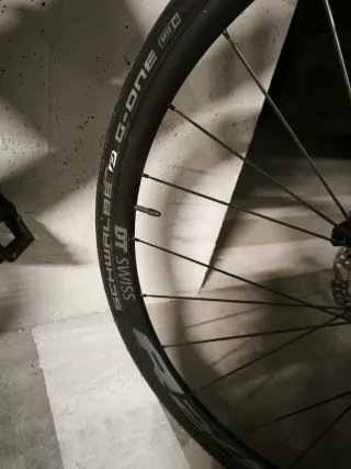 Bicicleta de carretera Canyon Negra