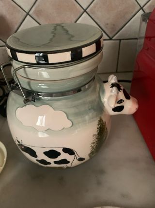 Barattolo decorativo a forma di mucca
