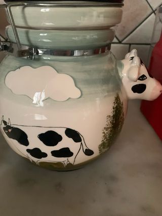 Barattolo decorativo a forma di mucca