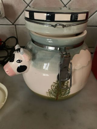 Barattolo decorativo a forma di mucca