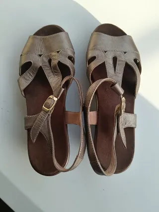 Sandalias de piel marca Piesanto