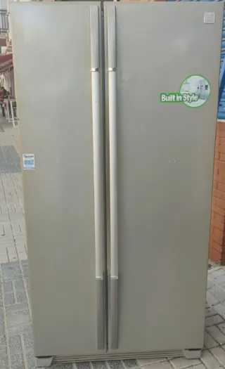 Frigorífico americano