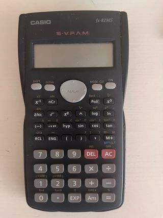 Calculadora Casio fx-82MS