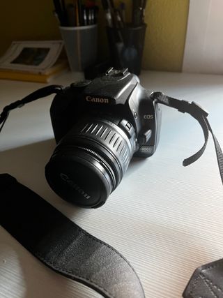 Cámara Canon EOS 400D Negra