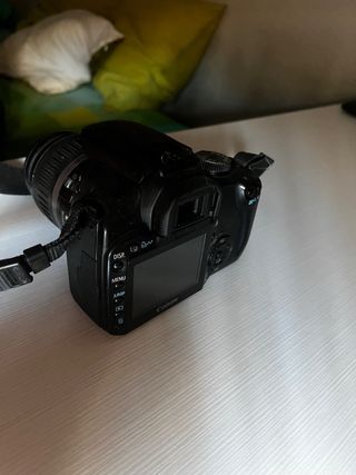 Cámara Canon EOS 400D Negra