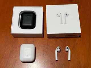 AirPods 2 con estuche de carga