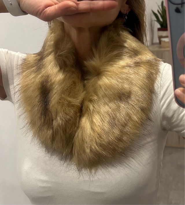 Sobrecuello de pelo tostado