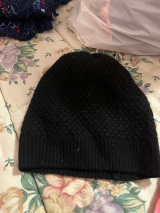 Set cappellino lana e scaldacollo nero