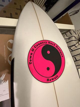 Tabla Surf Town & Country HRT 5,10 como nueva