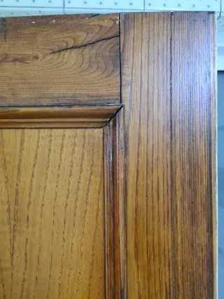 Puerta interior de castaño