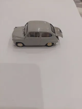 Modellino Auto Grigio