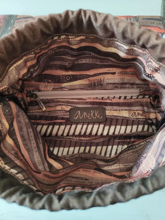 Mochila de cuerdas, estampada de África.