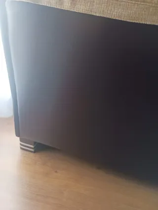 Los dos son reclinable, muy cómodos ,muy conservad