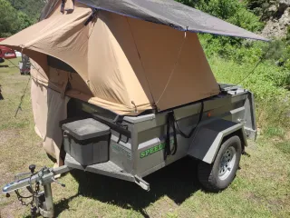 Remolque con tienda de techo Ironman