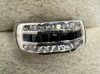 Anillo Oro 18 kt con zafiros y diamantes