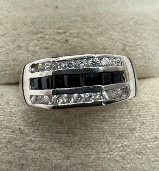 Anillo Oro 18 kt con zafiros y diamantes