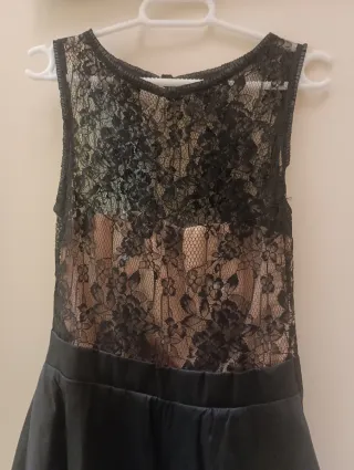 Vestido fiesta encaje y falda asimétrica