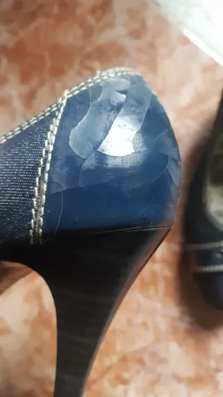 Zapatos de tacón azul para fiesta