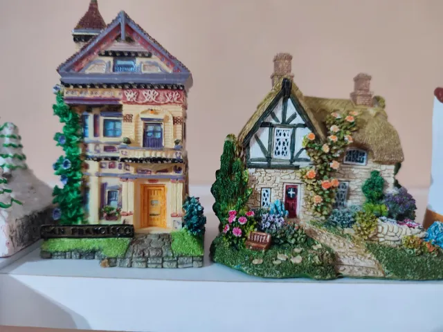 Lote de Casas Miniaturas Colecionáveis