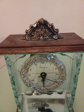 Orologio da tavolo in vetro e metallo Non funziona