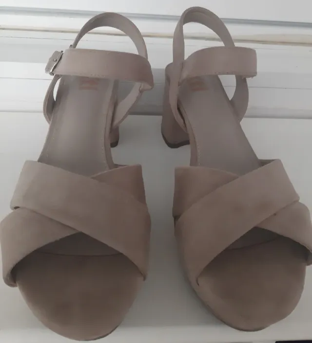 Sandalias Beige Tacón Plataforma