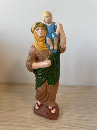Figurita Belén Pastora con Niño