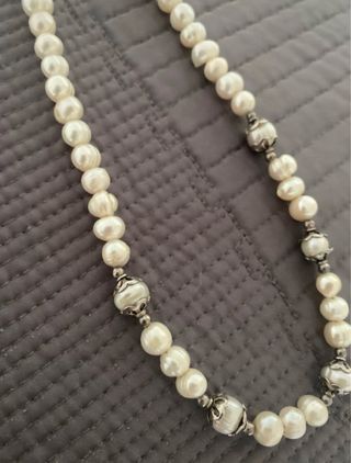 Collar Perlas y Plata, es una pieza antigua