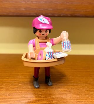 Playmobil Chica con Carrito de snacks.