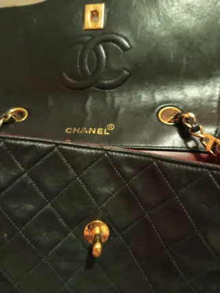 Bolso Chanel Negro Piel Acolchado Dorado