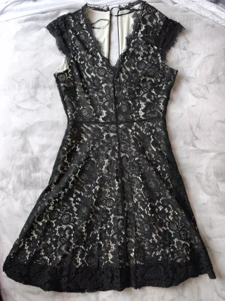 Vestido de encaje negro