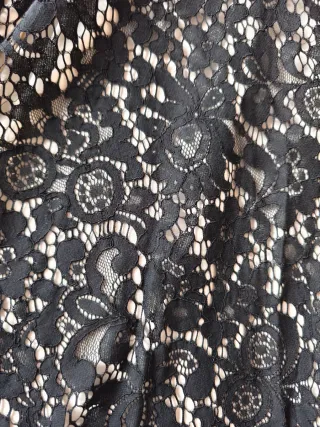 Vestido de encaje negro