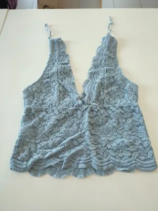 Top azul encaje