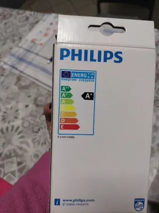 Lampadine LED Philips 9W Luce Calda (2 pezzi)