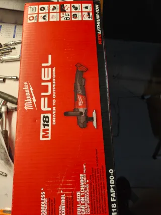 Pulidora Rotativa Milwaukee M18 Fuel