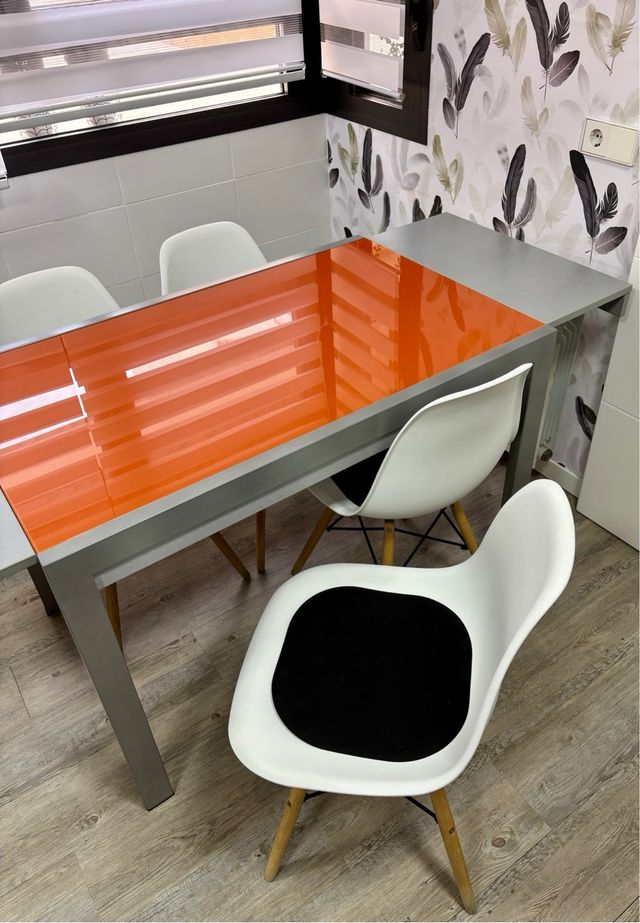 Silla Nórdica Blanca y Negra