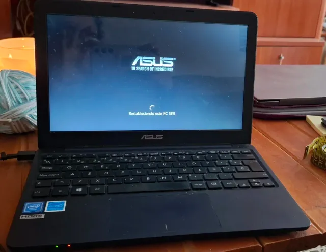 Portátil Asus Negro con cargador