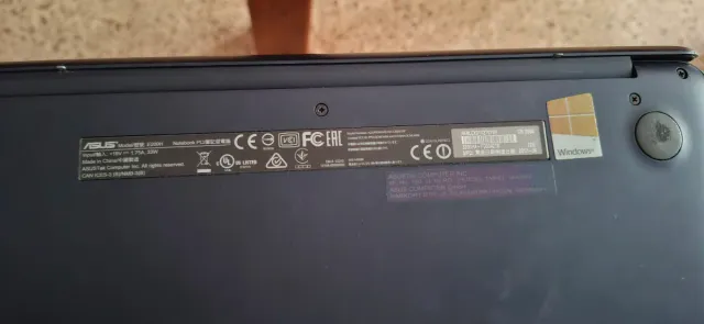 Portátil Asus Negro con cargador