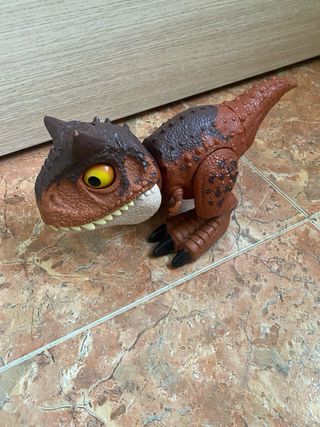 Dinosaurios Bebé Carnotaurus y T-Rex