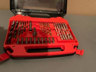 Taladro Black&Decker 12V + Accesorios.