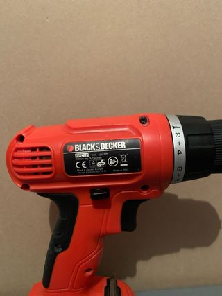 Taladro Black&Decker 12V + Accesorios.