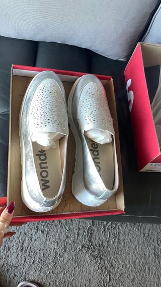 Mocasines Wonder Piel Plata Sin Estrenar