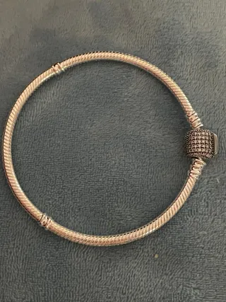 Pulsera cordón con cierre brillante