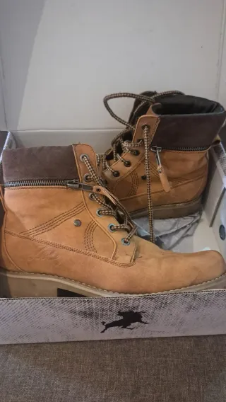 Botas de cuero con cremallera