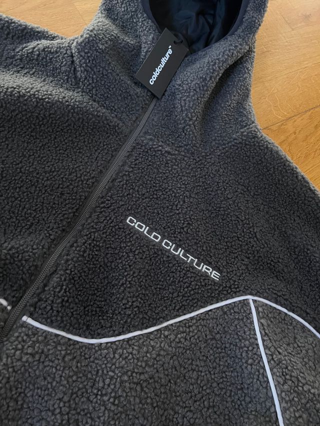 Forro Polar Cold Culture Gris