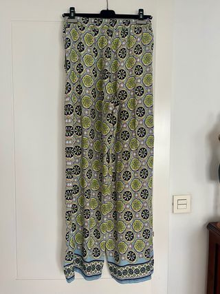Pantalón estampado floral
