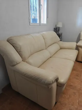 Juego 2 sofás + sillón piel beige