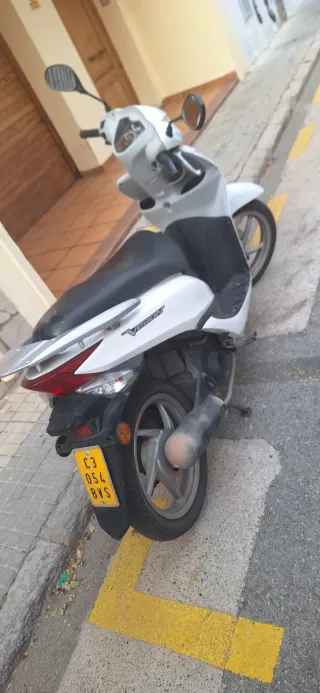 Honda Vision 49cc Moto