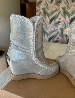 Botas Mou Beige y Plateadas
